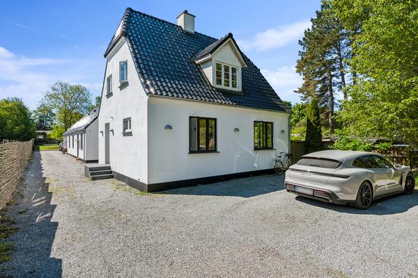 Smidstrup Strandvej 111, Smidstrup Villa