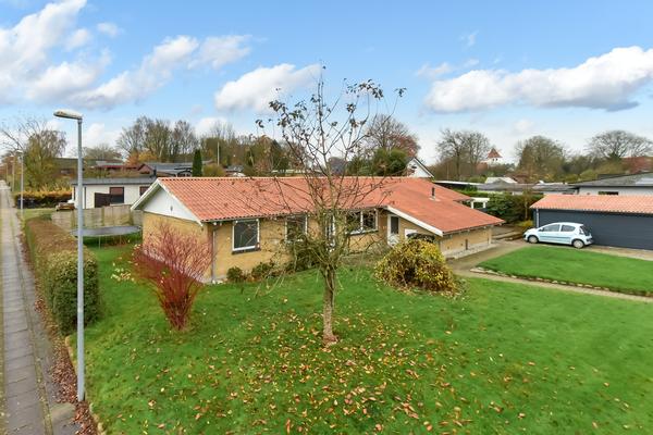 Fuglebakken 2,  Villa