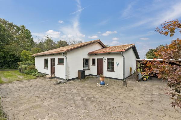 Bakkevej 5, Pindstrup Villa