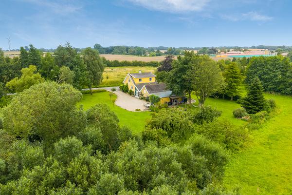 Stærmosevej 57, Brændekilde Villa