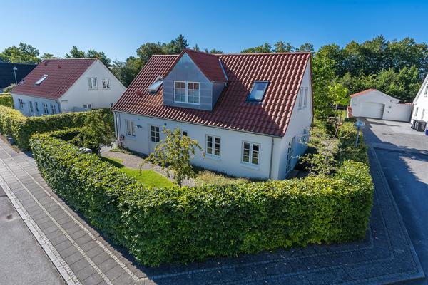 Gammeldamsgård 3, Smørumnedre Villa