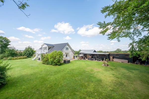 Sejling Hedevej 11,  Landejendom