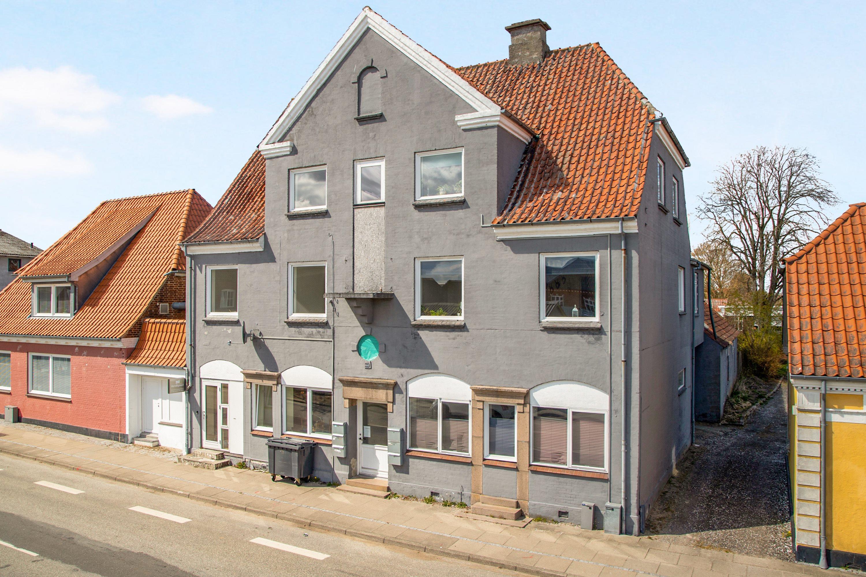 Commercial property, 526 m²