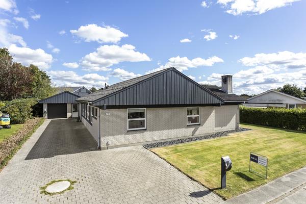 Lindager 13, Poulstrup Villa