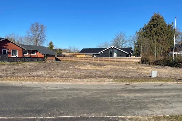 Kragelund Tværvej 1,  Helårsgrund