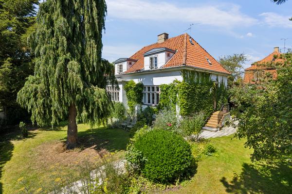 Højdevangs Allé 18 Villa