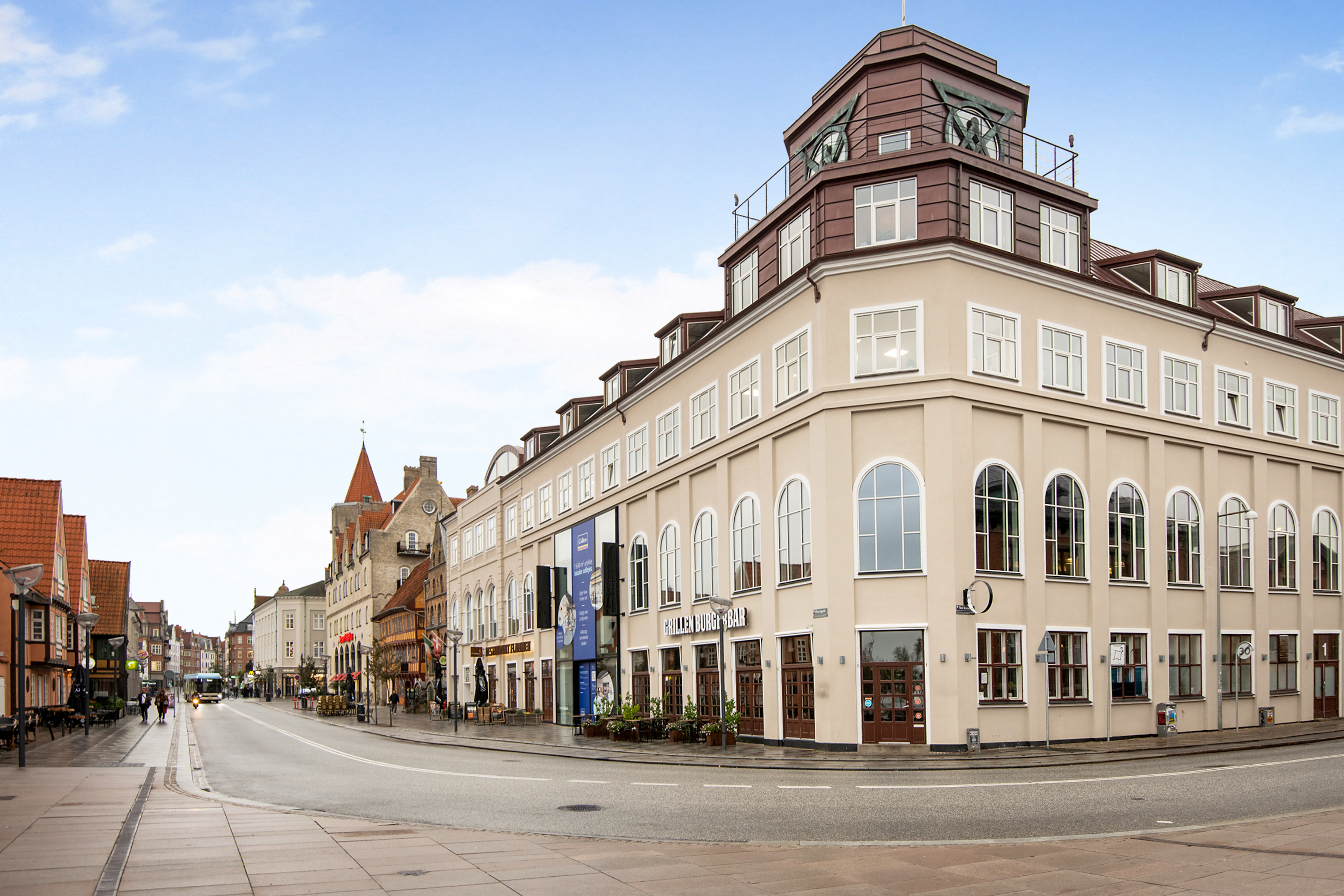 Commercial property, 102 m²