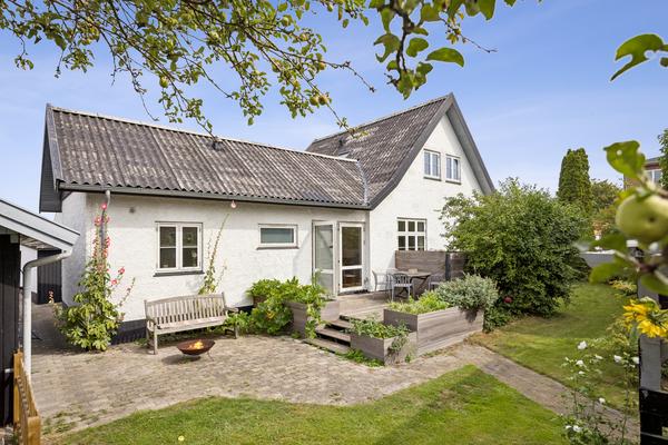 Grundtvigsvej 12 Villa