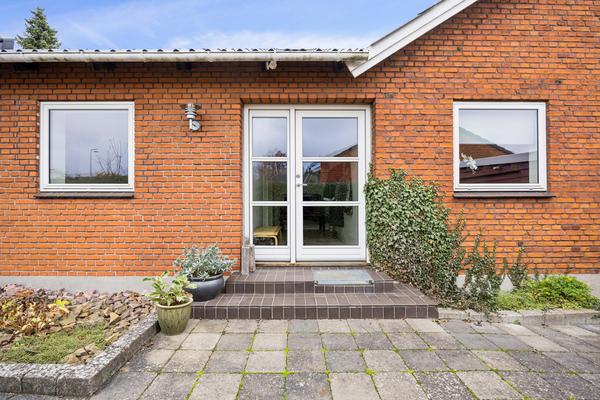 Klemmenstrupvej 10 Villa