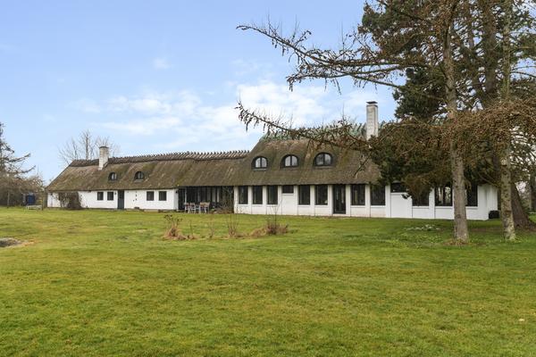 Højskolevej 11 Villa