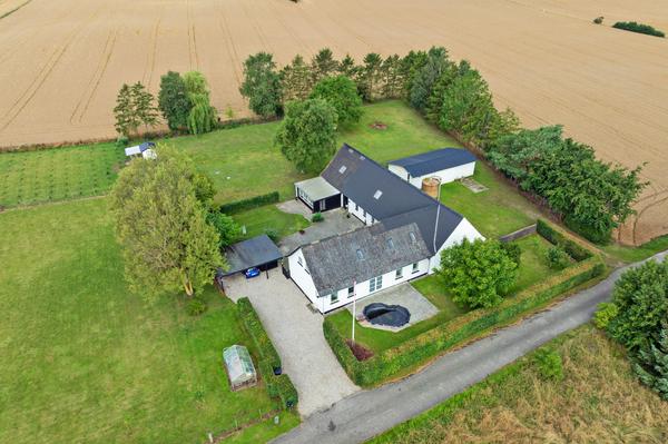 Rugtvedvej 2 Villa