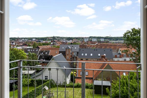 Jellingvej 33,  Villa