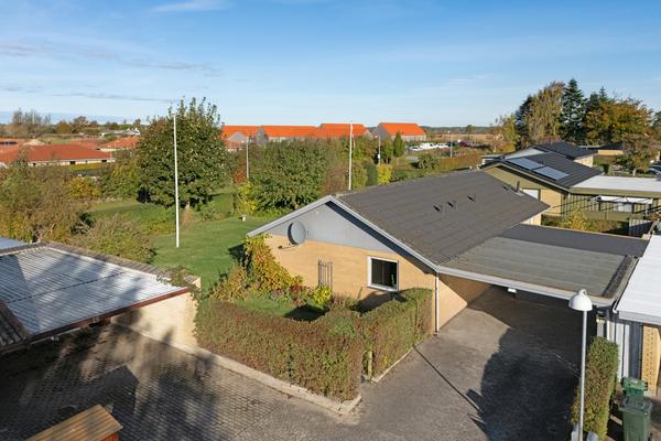 Baunehøj 17, Osted Villa
