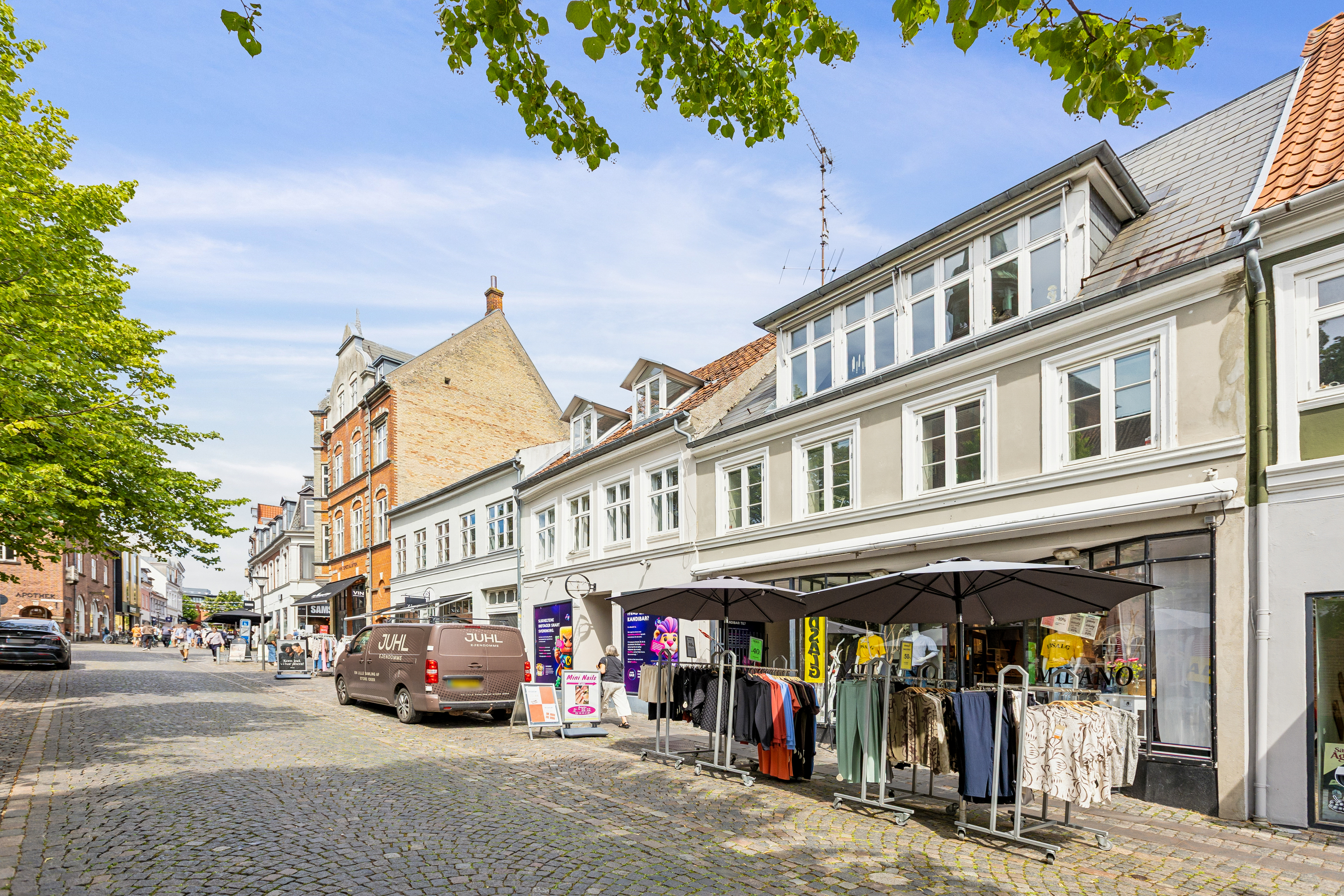 Commercial property, 772 m²