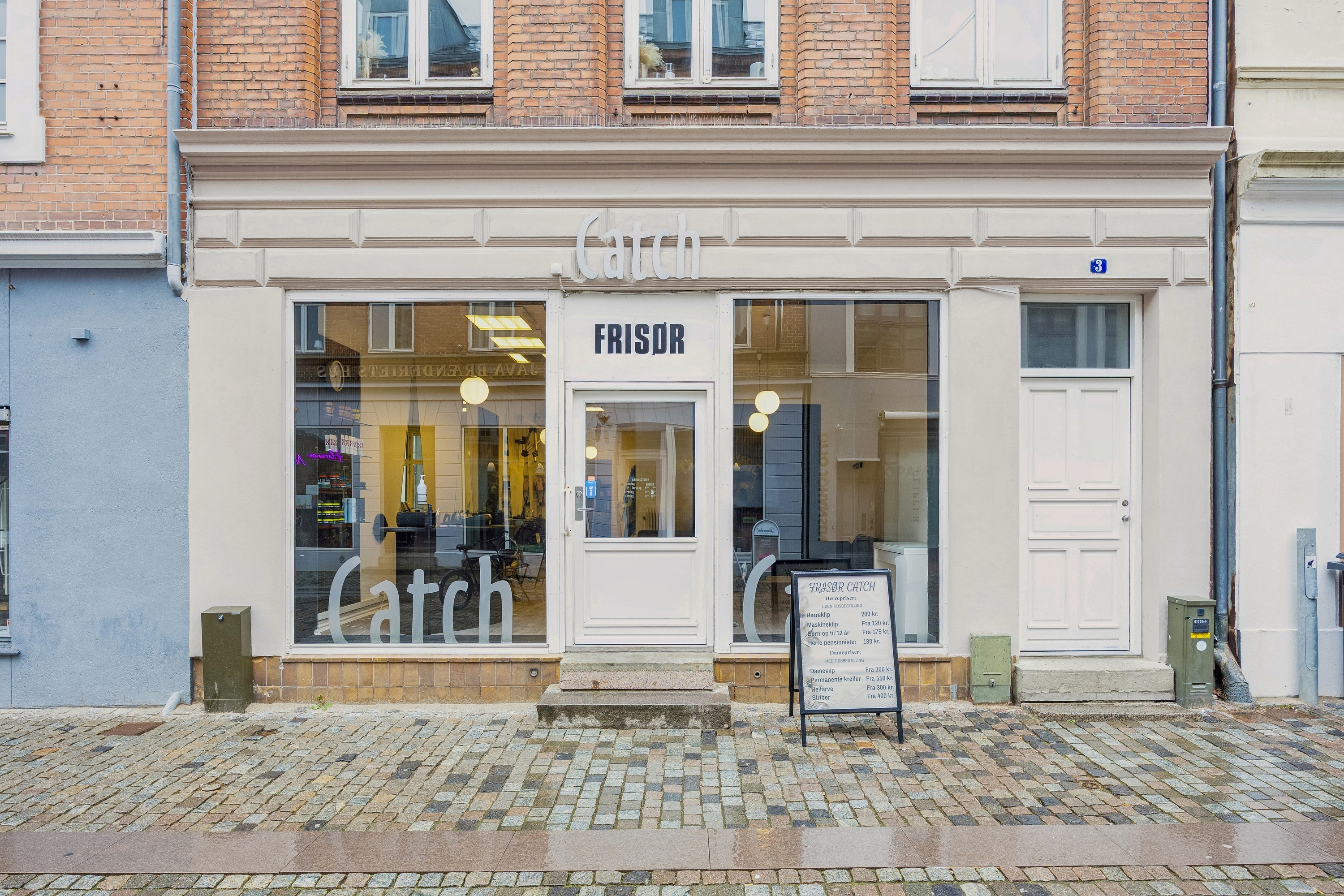Commercial property, 91 m²
