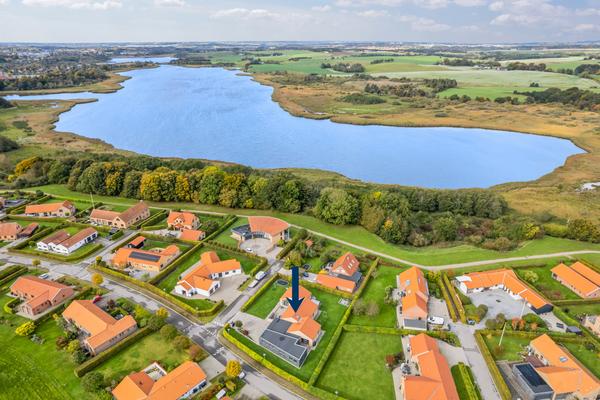 Sundgårdsvej 81,  Villa