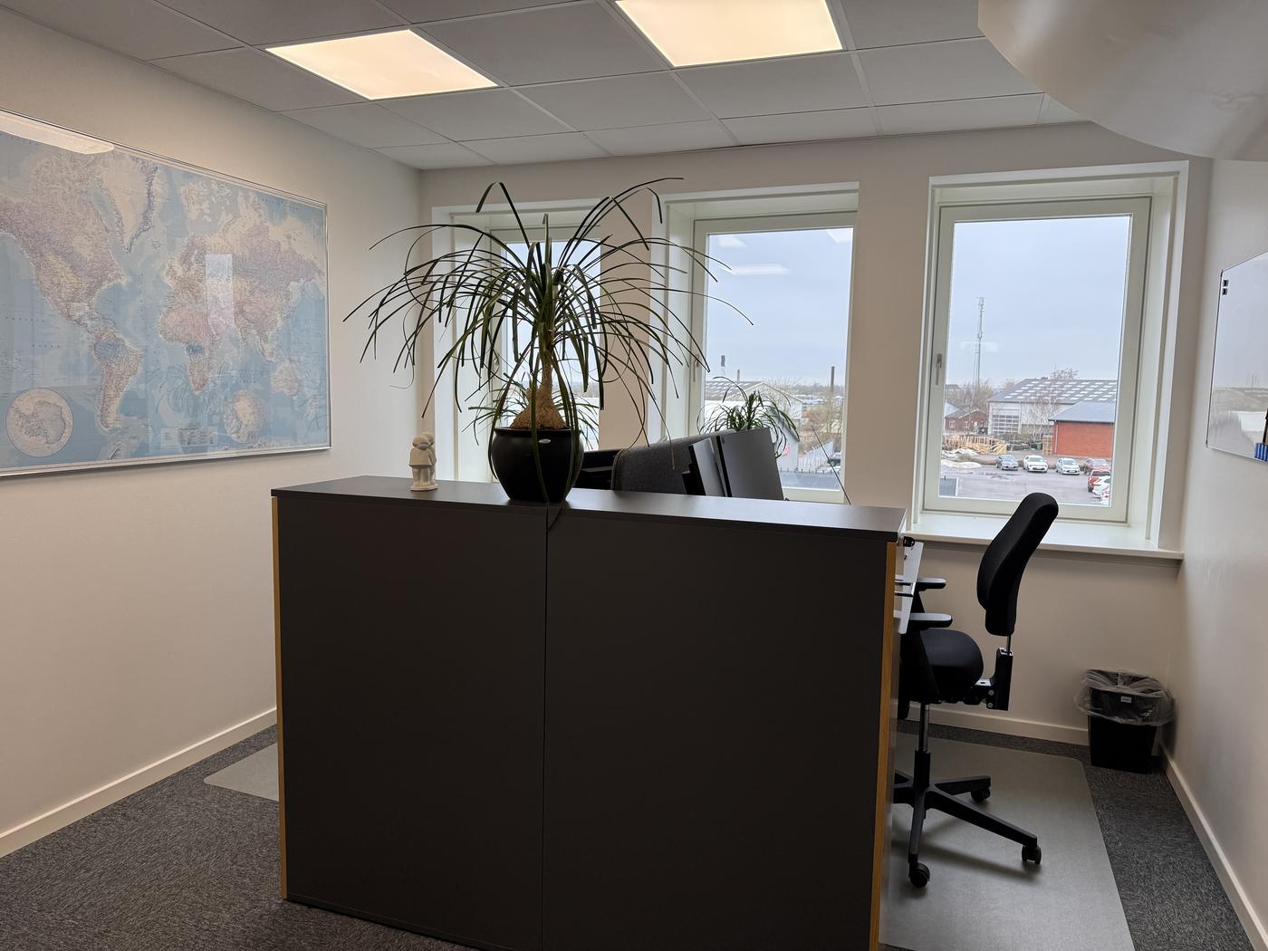 Lyst og moderne kontormiljø  velegnet til mange typer erhverv - Attraktiv placering i Slagelse tæt på motorvej og hovedvej billede 9