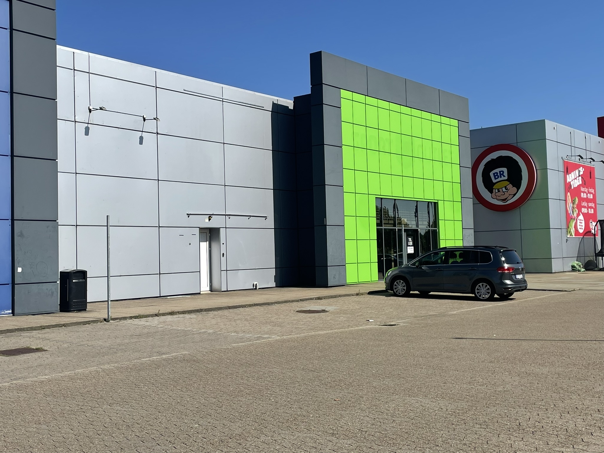 Locale commerciale, 1434 m²
