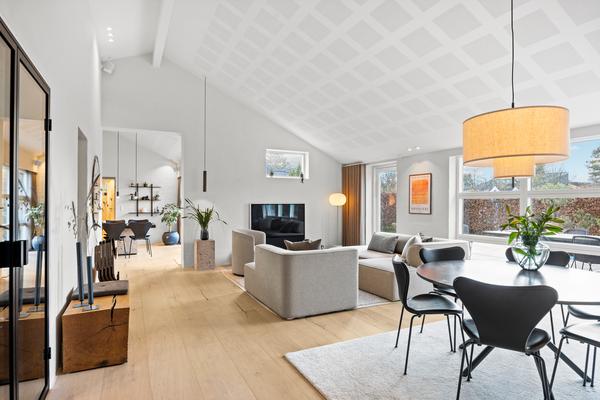 Hjortekærsvej 125B,  Villa