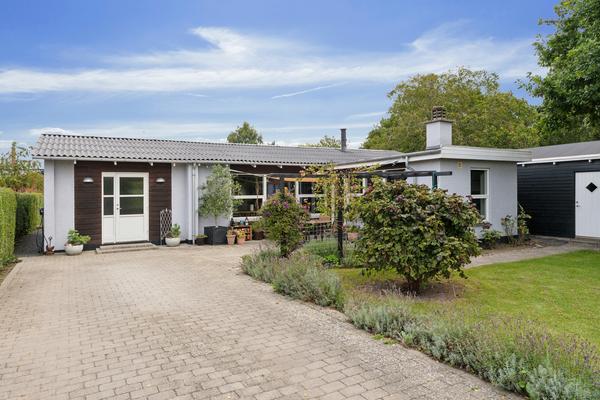 Skolevænget 13, Lendemarke Villa