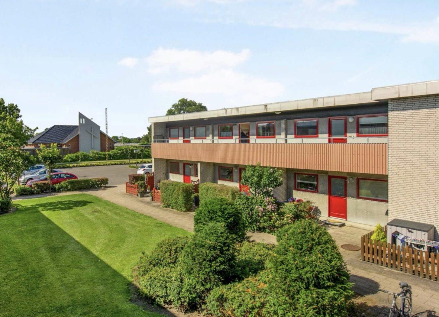 Commercial property, 1026 m²