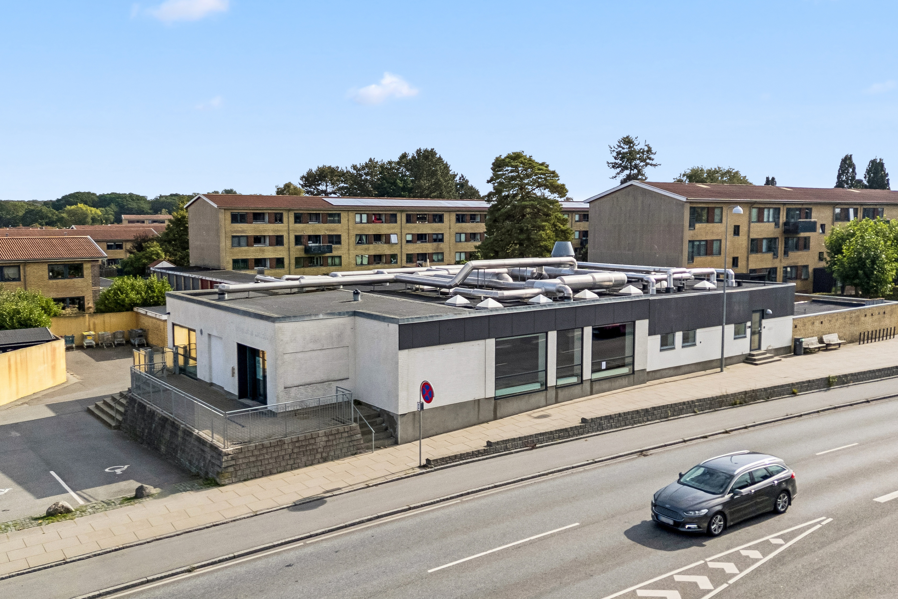 Commercial property, 489 m²
