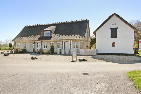 Østkystvejen 18, Asserballeskov Villa