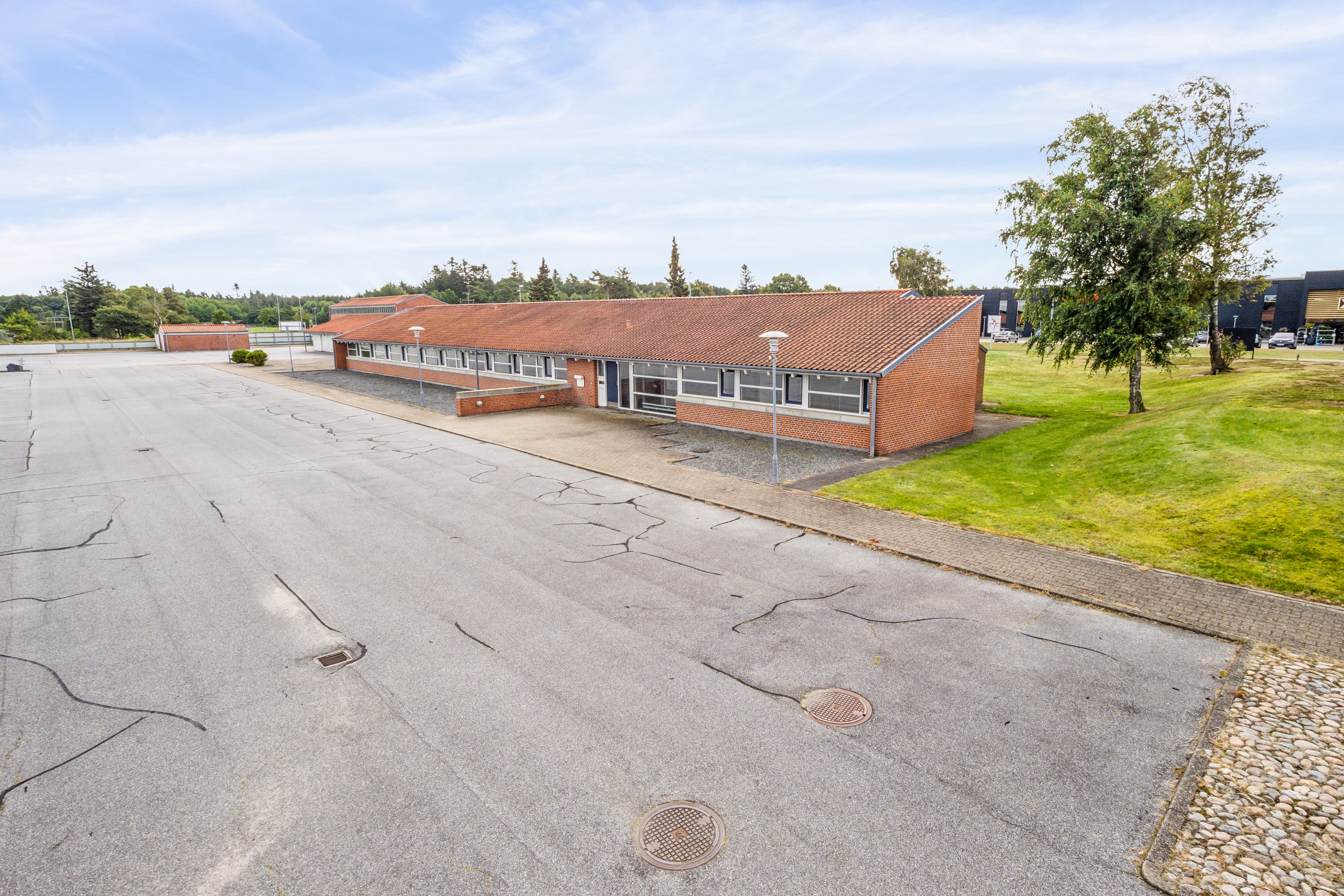 Locale commerciale, 1109 m²