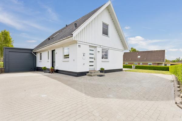 Bjerrevænget 11, Brejning Villa