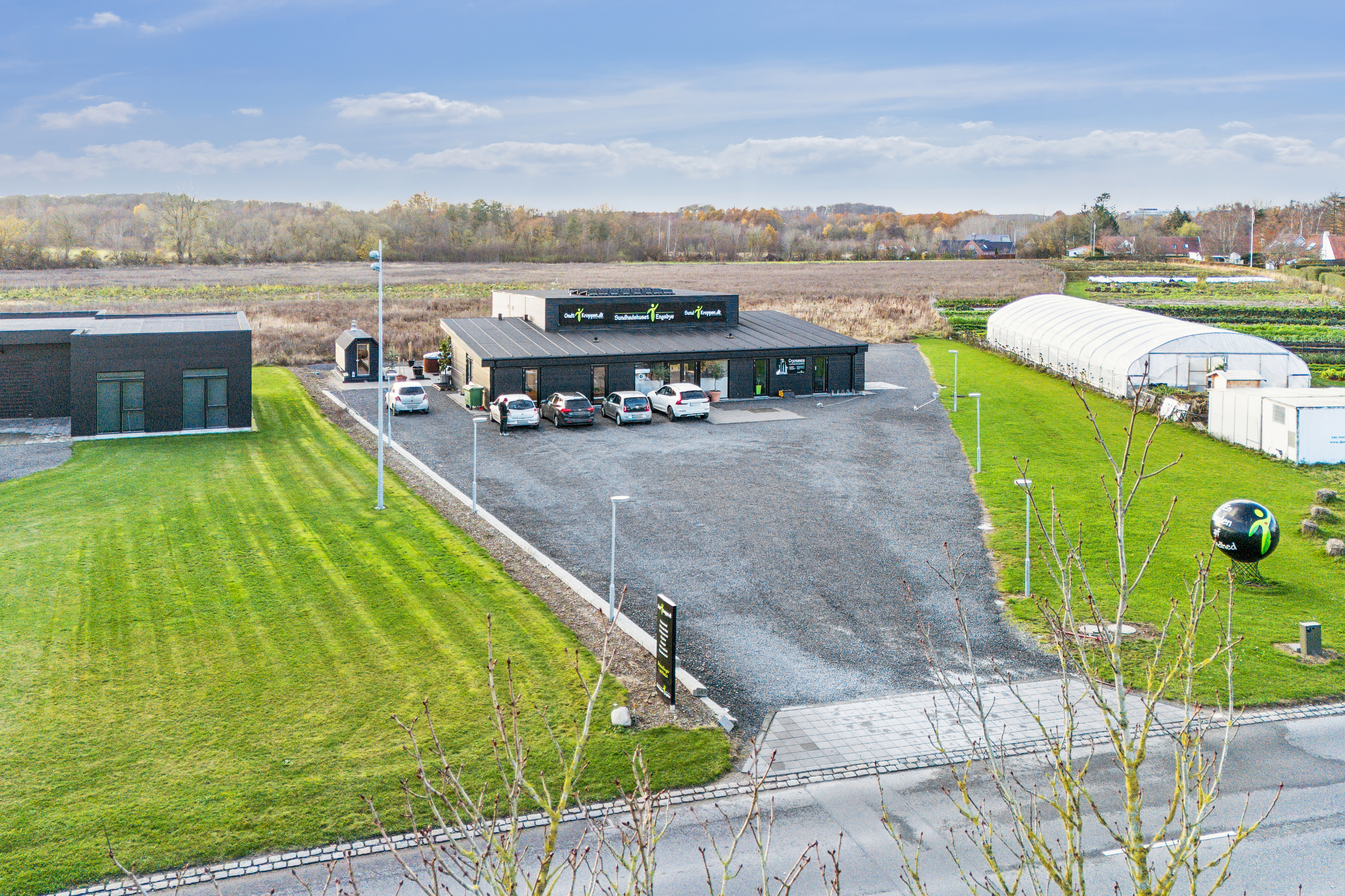 Post kummerċjali, 334 m²