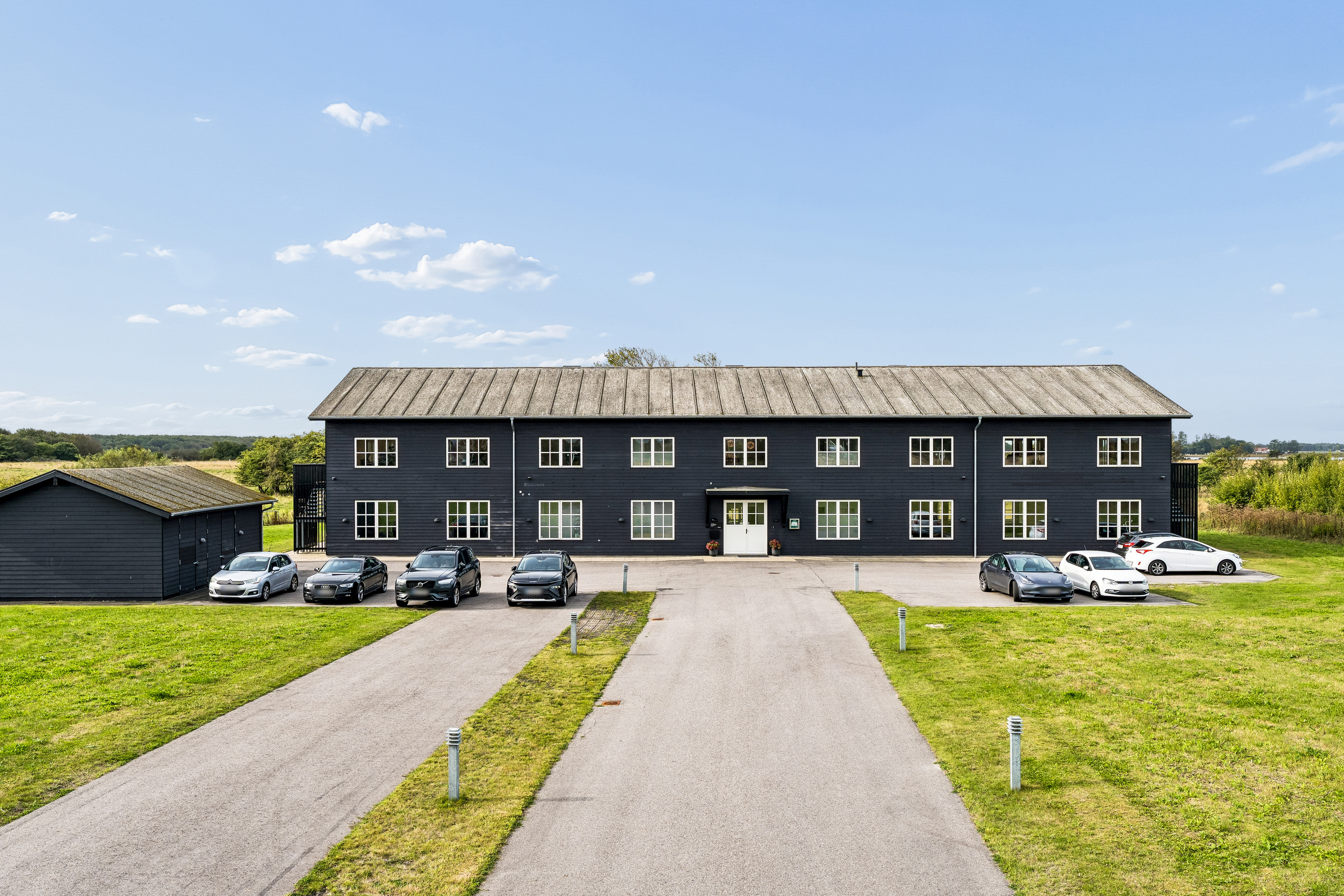 Post kummerċjali, 981 m²