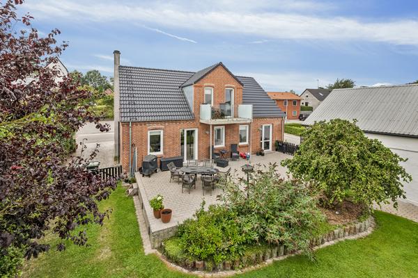 Hovedgaden 42, Ø Alling Villa
