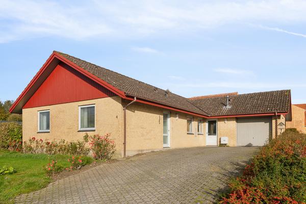 Engelstrupvej 4, Engelstrup Villa