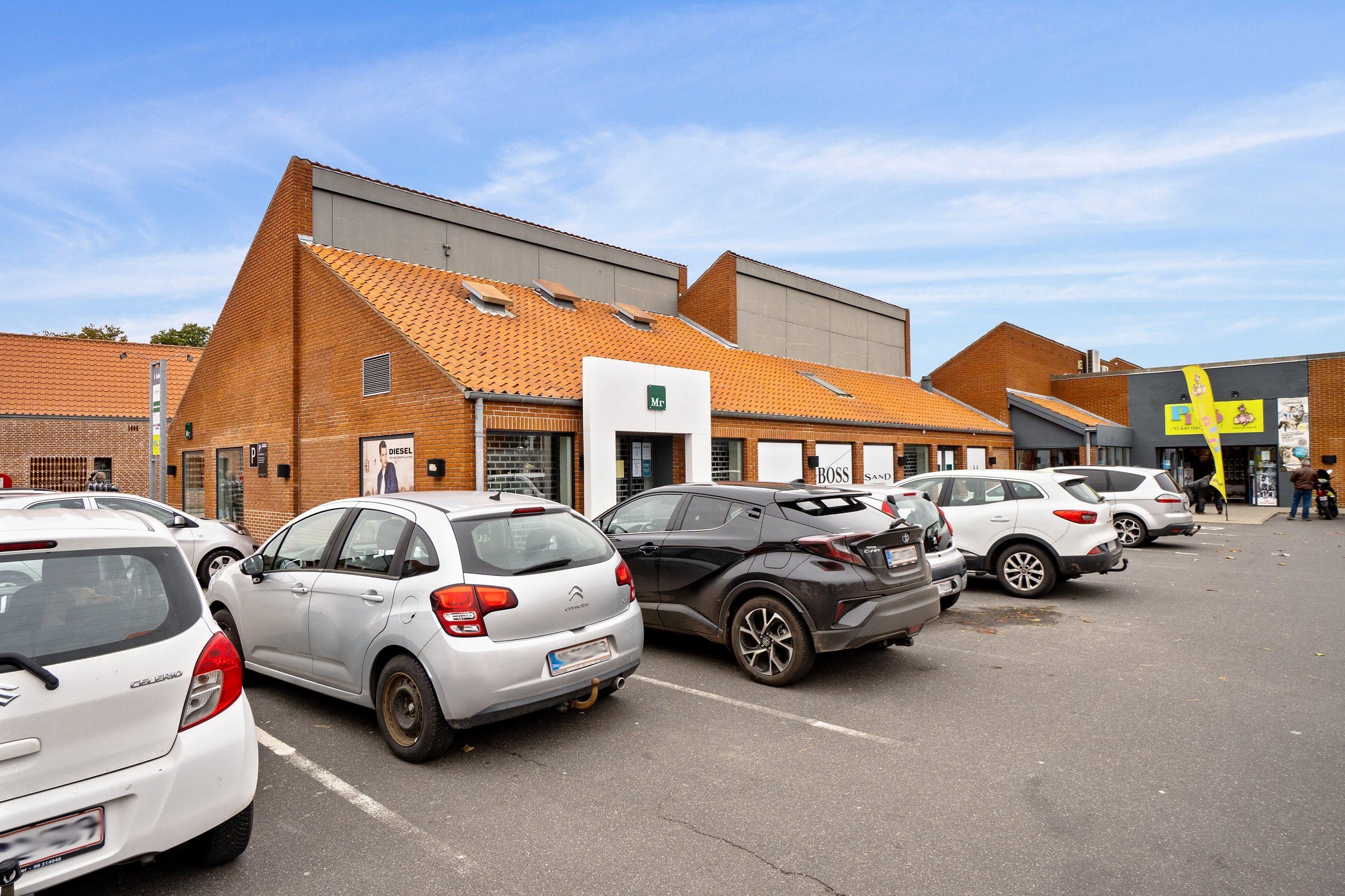 Poslovni prostor, 364 m²