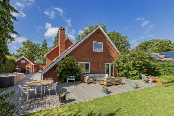 Hjortholmsvej 8 Villa