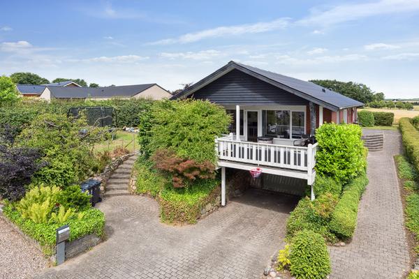 Vejlebakken 22, Låstrup Villa