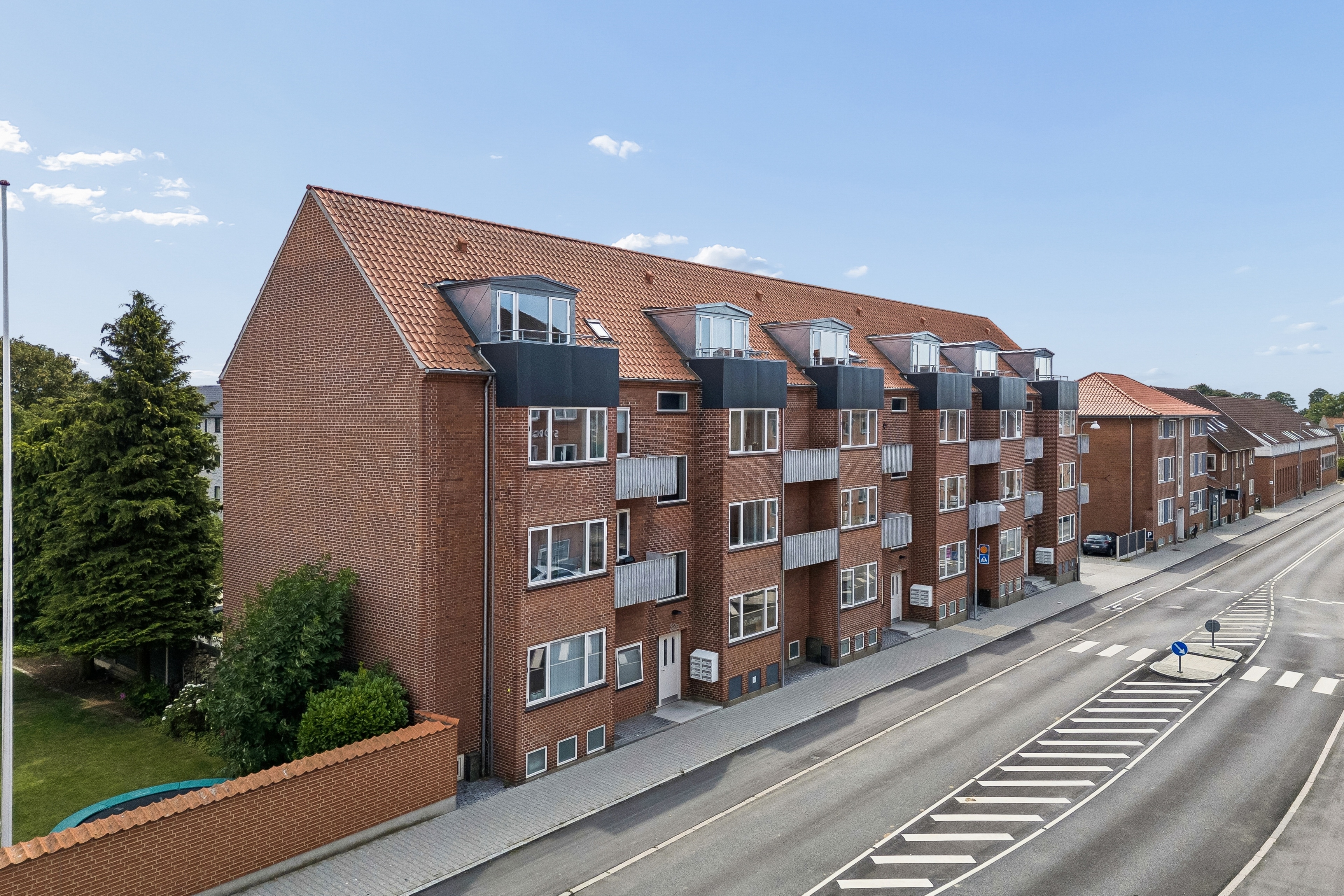 Locale commerciale, 2113 m²