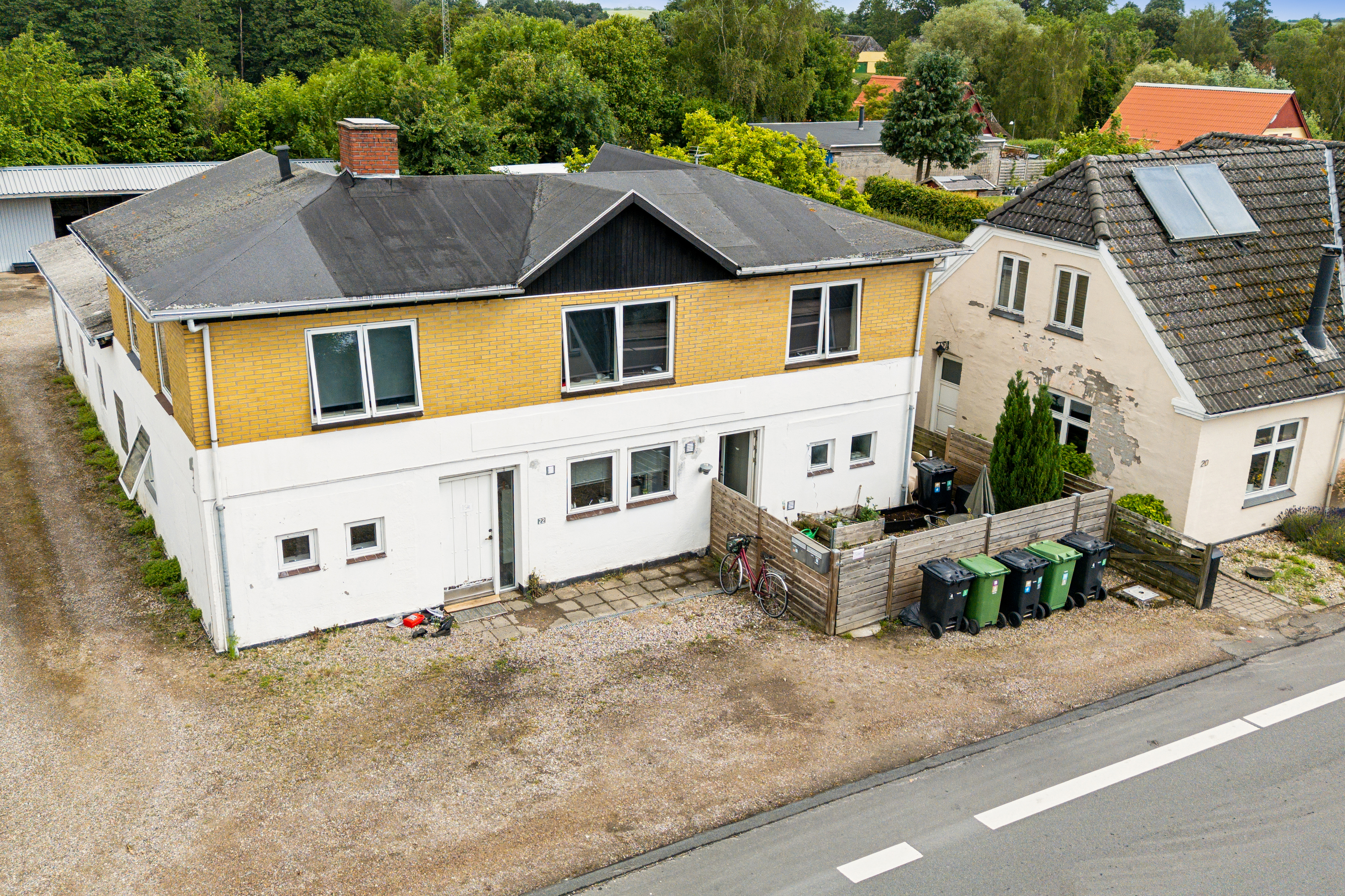 Post kummerċjali, 408 m²