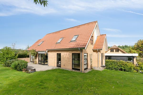 Ådalshøjen 10, Bruunshåb Villa