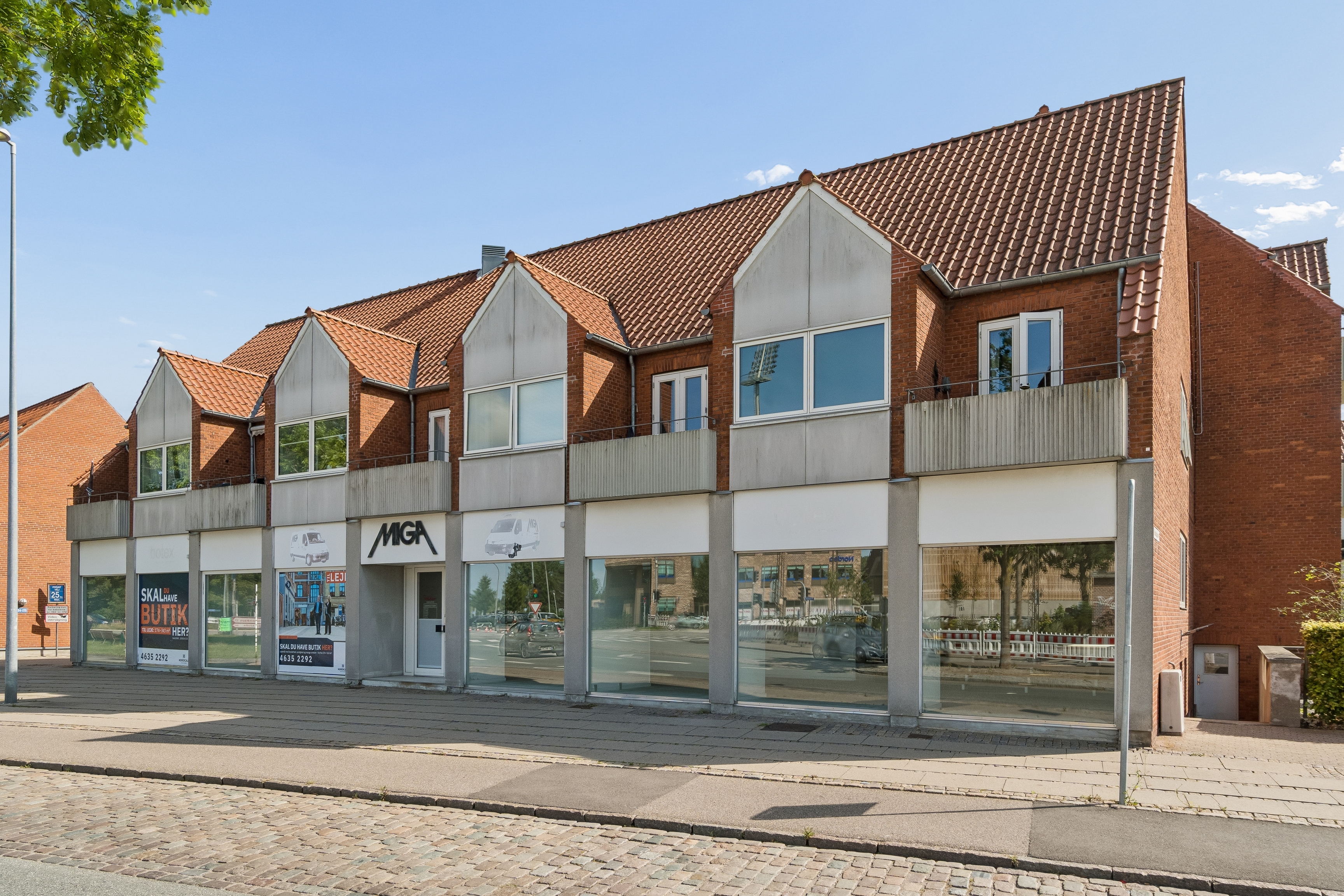 Locale commerciale, 363 m²