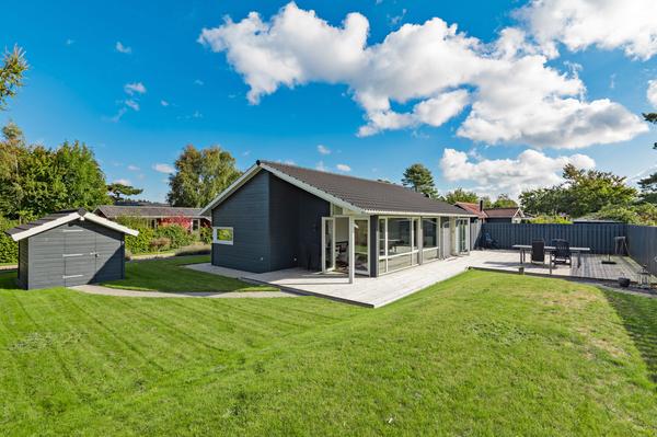 Fyrrebakken 11, Bjerge Sydstrand Fritidshus